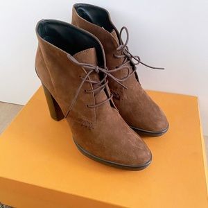 TOD’S brown suede leather lace up platform booties